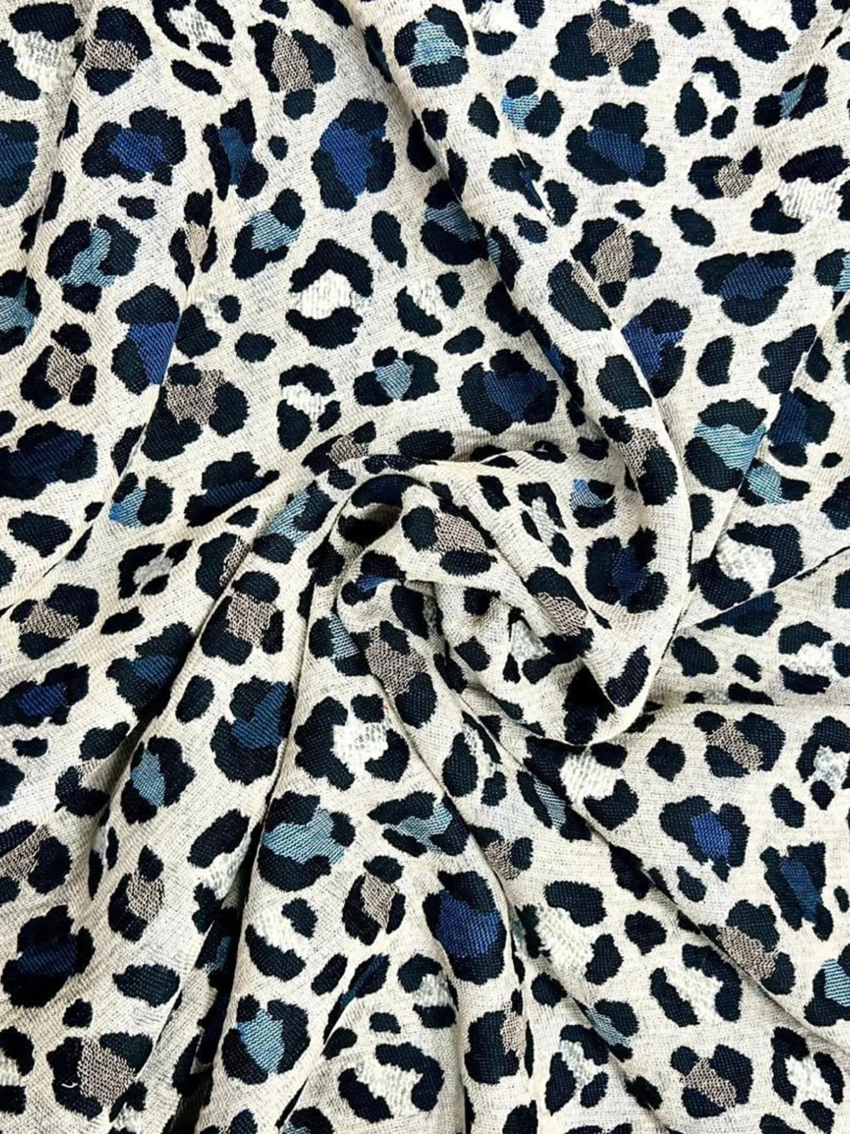 ancea-paris-tissu-jacquard-cougar-bleu-au-10cm image 2